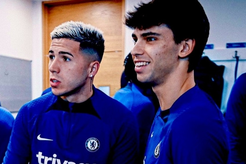 Joao Felix ký 6 năm với Chelsea, Gallagher tươi rói đến Atletico