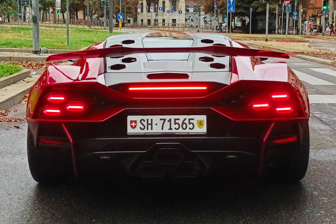 Lamborghini Invencible 10.jpg