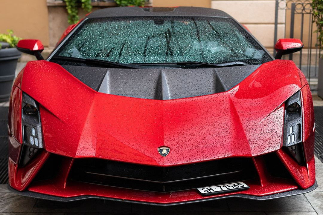 Lamborghini Invencible 4.jpg