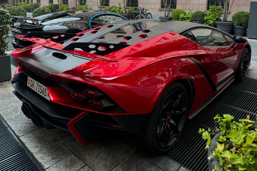 Lamborghini Invencible 5.jpg