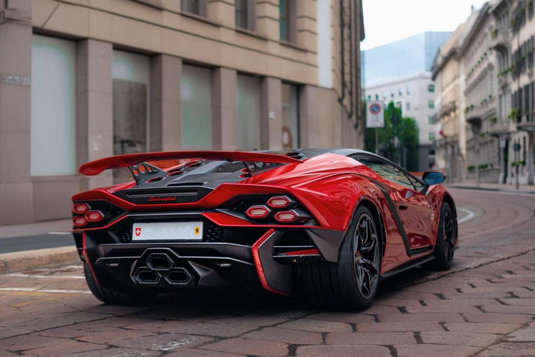 Lamborghini Invencible 7.jpg