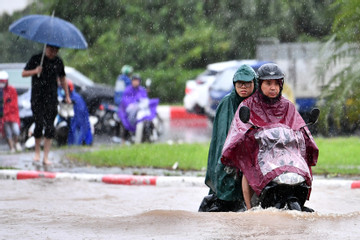 Thời tiết Hà Nội 3 ngày tới: Mưa lớn cục bộ, sau giảm dần kèm nắng gián đoạn