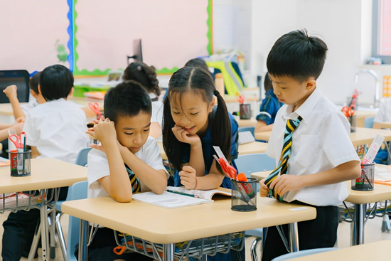 Trung Quốc cải thiện tình trạng ‘học tiếng Anh để thi’ như thế nào?