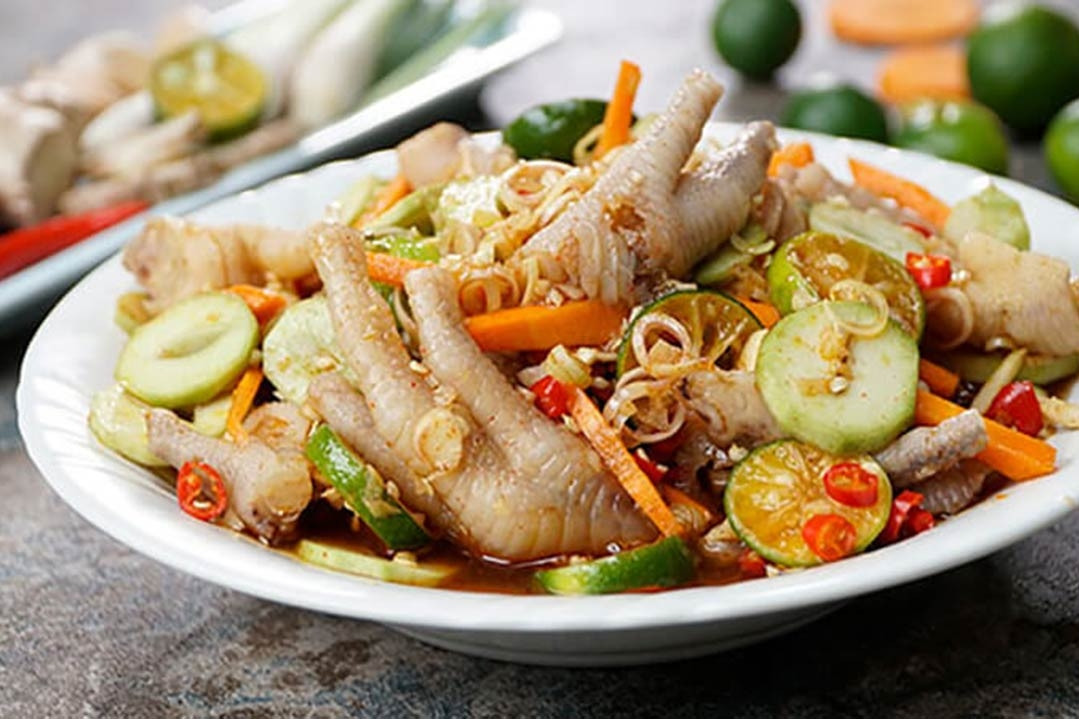 Cách làm chân gà ngâm sả tắc xoài giòn ngon
