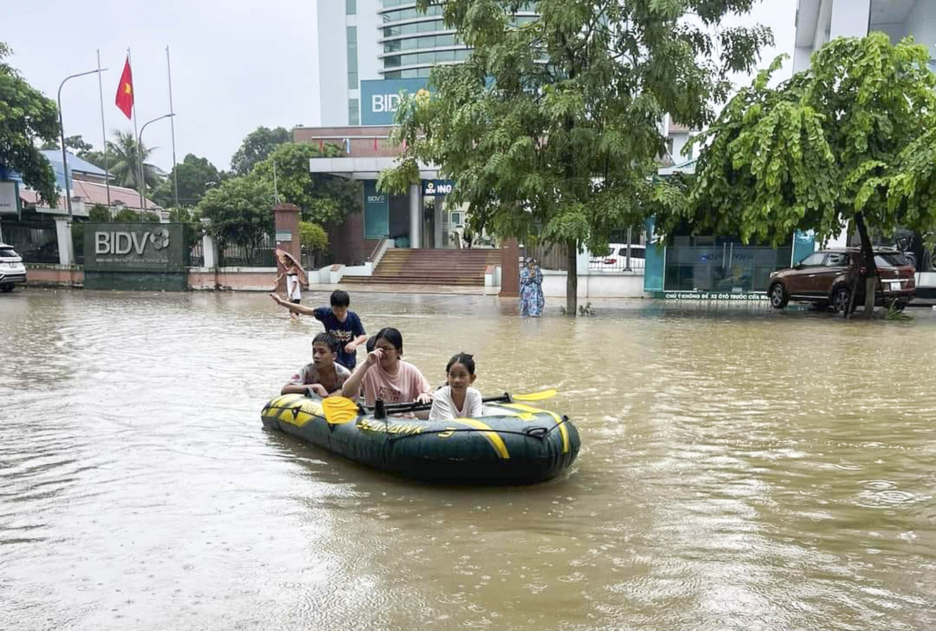 Mưa ngập thái nguyên 23.JPG