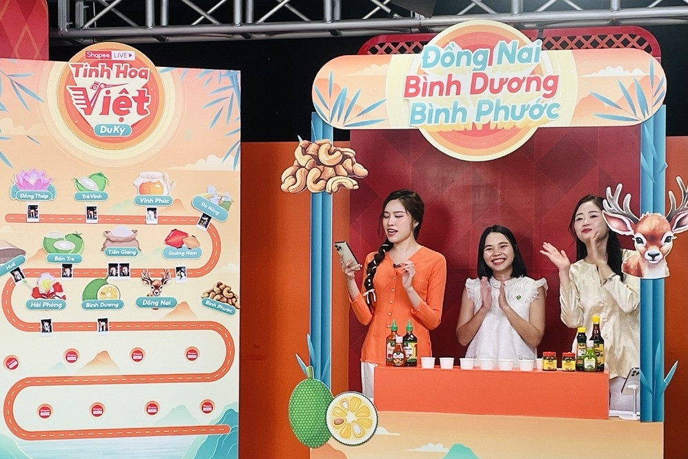 Livestream bán ra hàng trăm ký nông sản tại Shopee Tinh Hoa Việt Du Ký