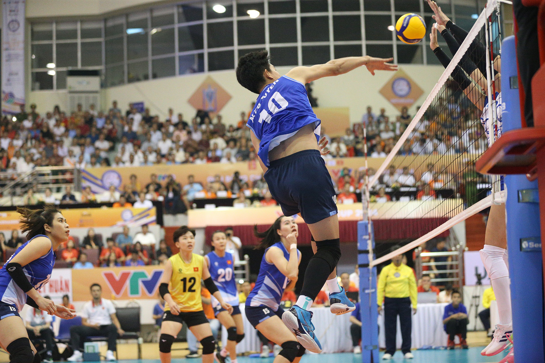 tuyen bong chuyen nu viet nam vtv cup 6.JPG