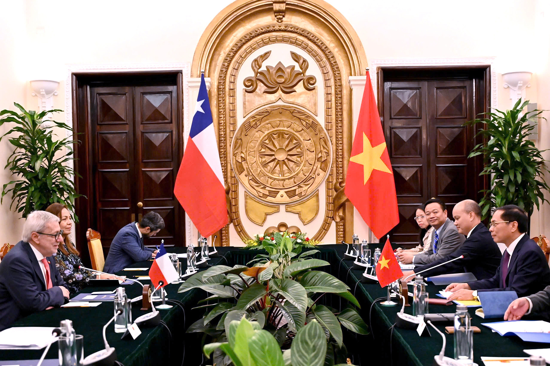 Ảnh hội đàm.jpg