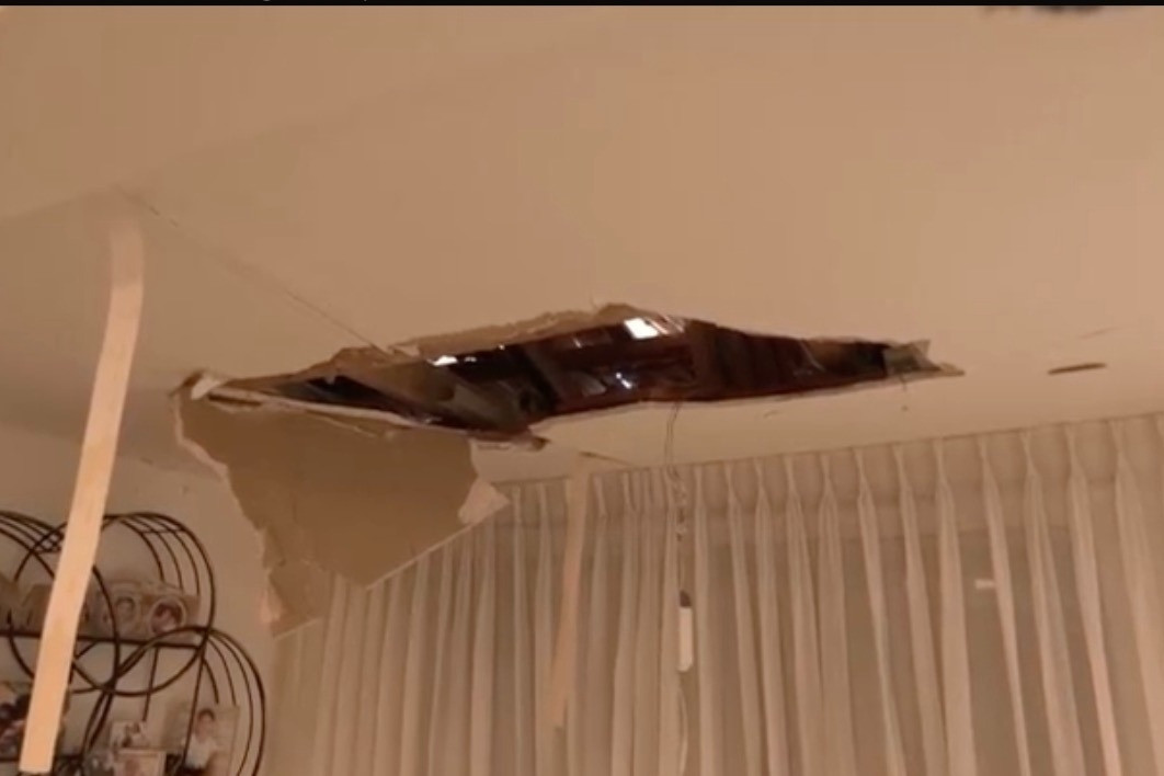 Hơn 300 quả rocket và UAV của Hezbollah 