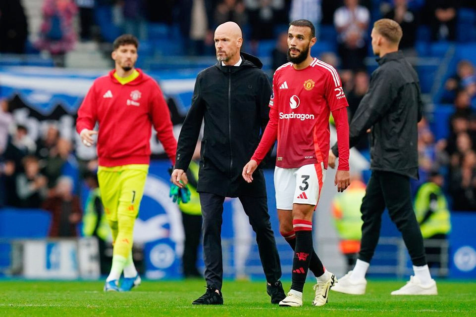 Ten Hag chỉ trích 3 cầu thủ MU sau trận thua Brighton