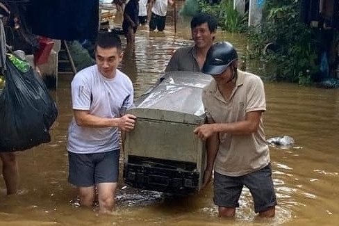 Cuộc sống người dân thành phố Cao Bằng trong trận lụt lớn nhất 20 năm