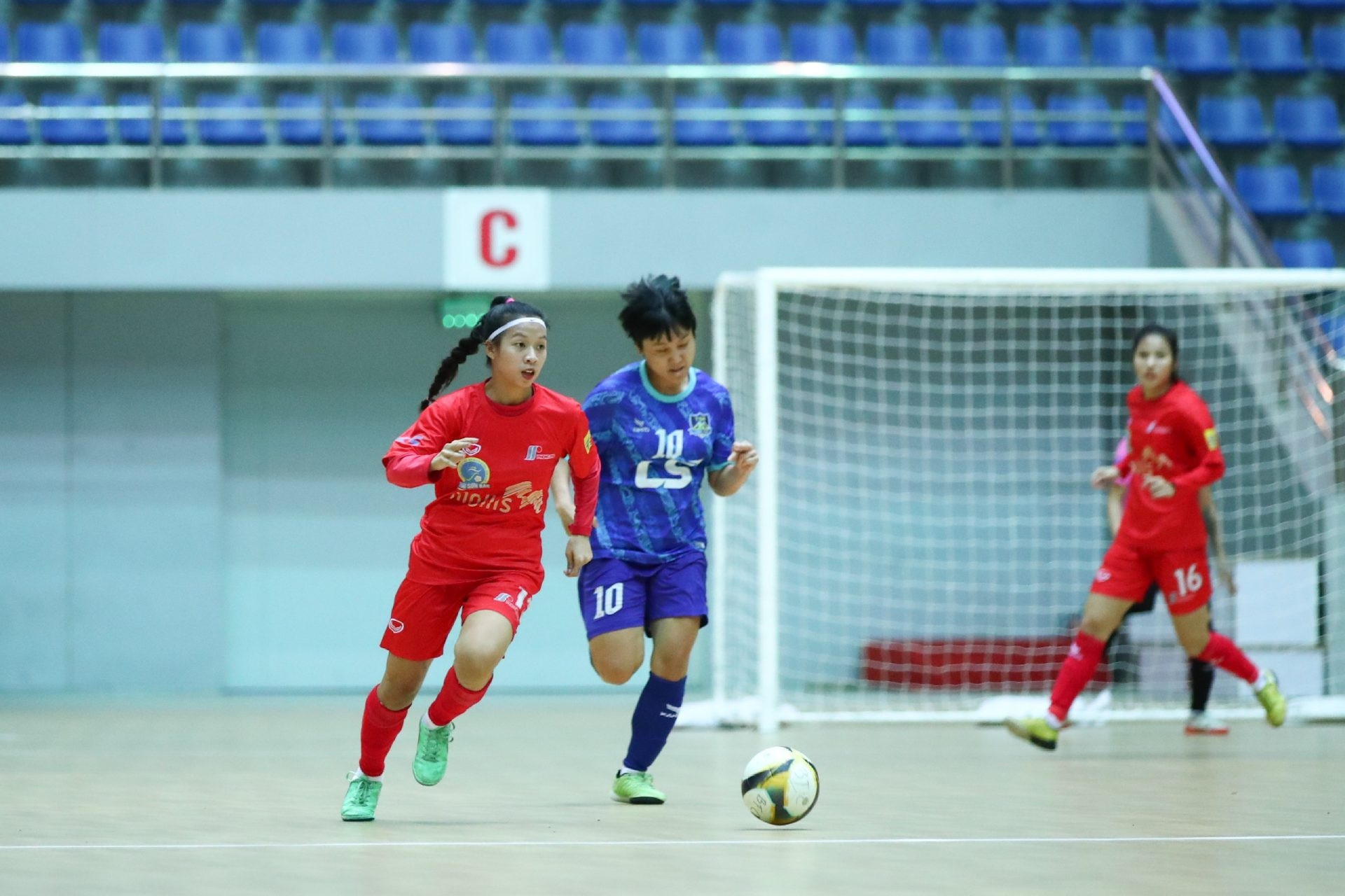 Giải futsal nữ VĐQG 2024: Thái Sơn Nam TPHCM dẫn đầu