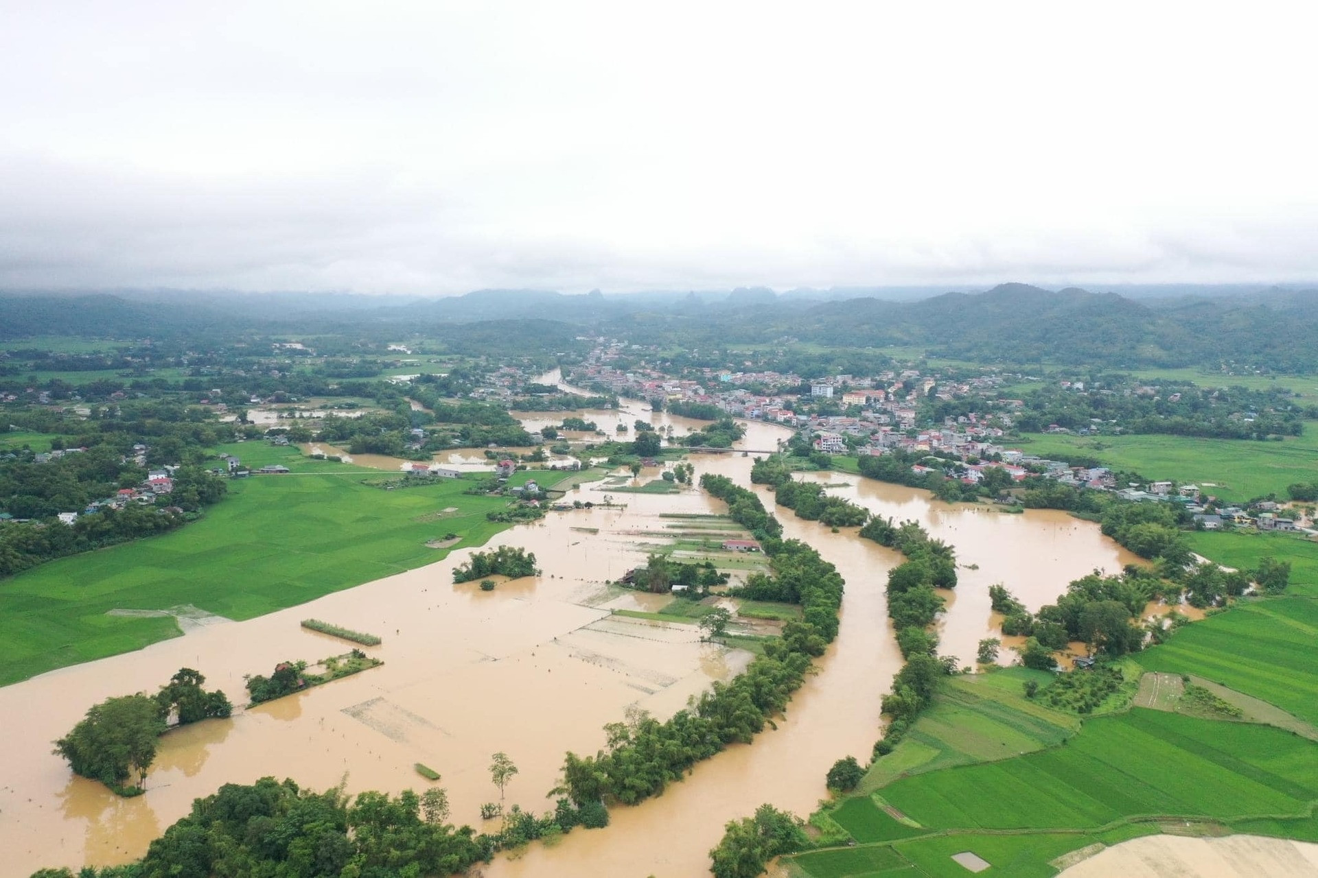 Nhiều nơi ở Cao Bằng ngập lụt suốt 5 ngày qua, 1 người tử vong