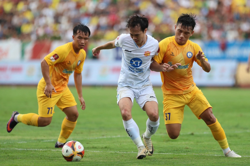 Siêu Cúp Quốc gia hứa hẹn nảy lửa, lần đầu có trọng tài ngoại