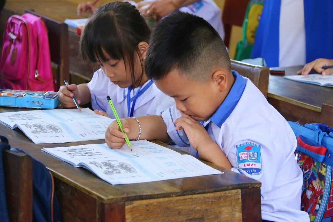 Dạy thêm học thêm: Phụ huynh ủng hộ nới lỏng quy định, nhấn mạnh vai trò của giáo viên giỏi