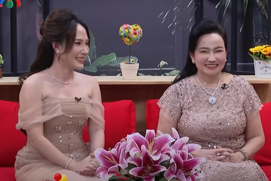 Cô gái Vĩnh Long được mẹ chồng tặng quà cưới ‘khủng’, cho tiếp quản cả tiệm vàng