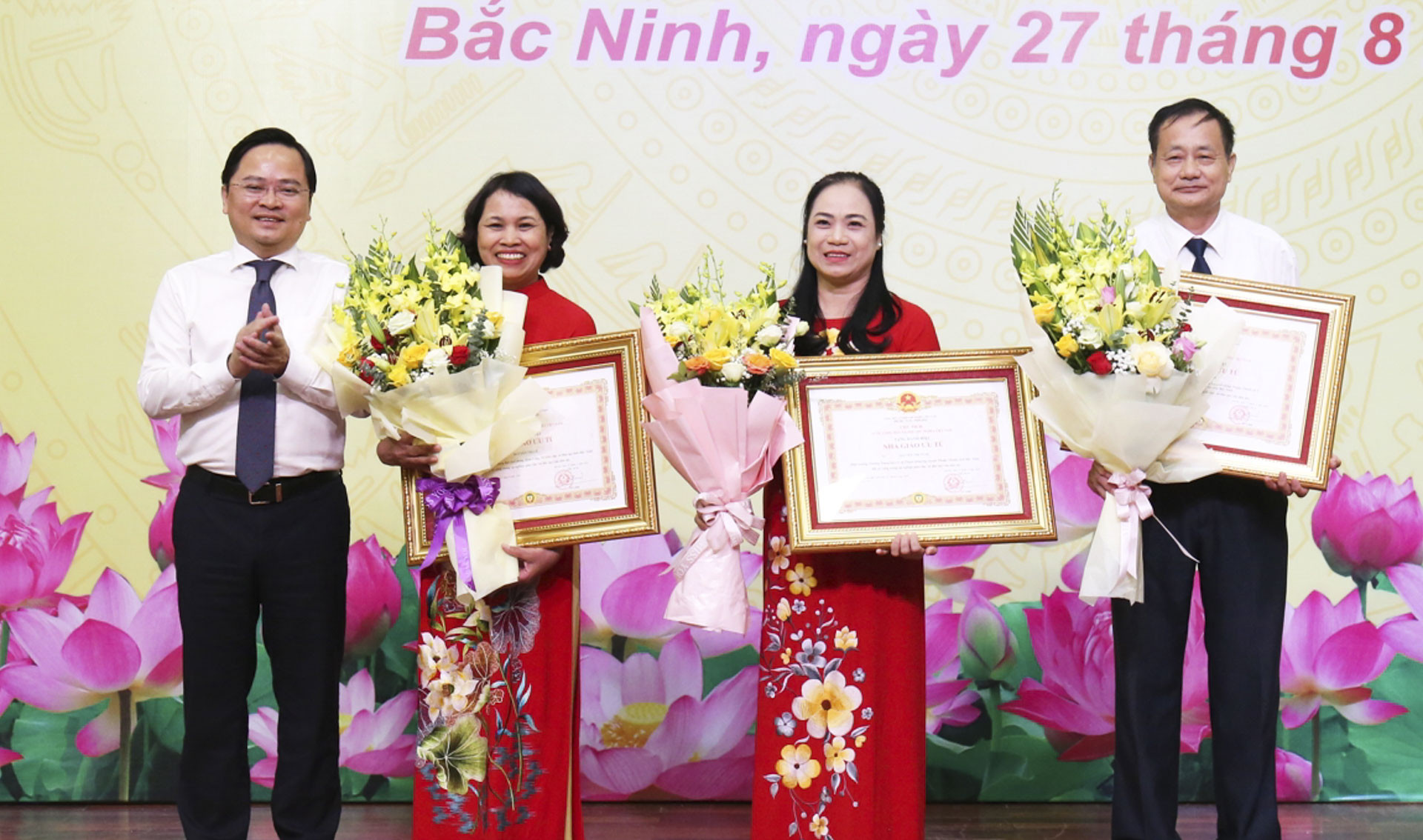 Bắc Ninh vinh danh những nhà giáo và tập thể xuất sắc, đạt thành tích giáo dục ấn tượng