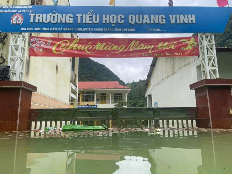 Học sinh vùng cao Sơn La đối mặt đường đến trường gian nan sau lũ cuốn trôi cầu