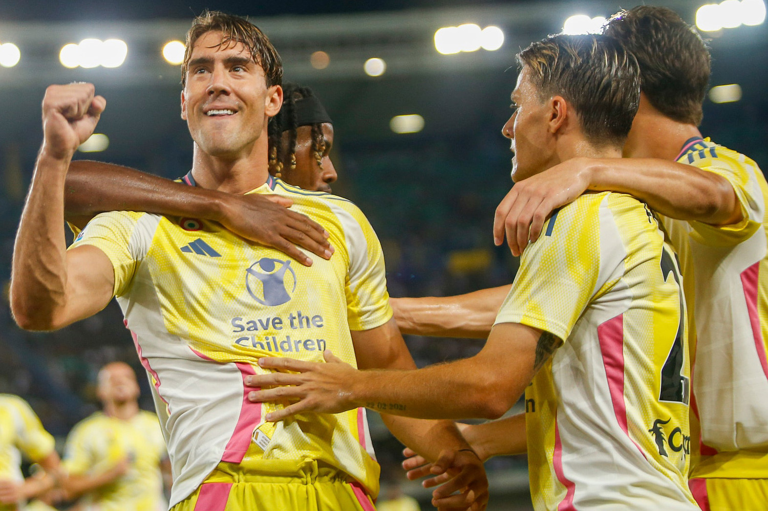 Juventus tiếp tục bay cao với Thiago Motta Vlahovic Juventus Verona 5.jpg