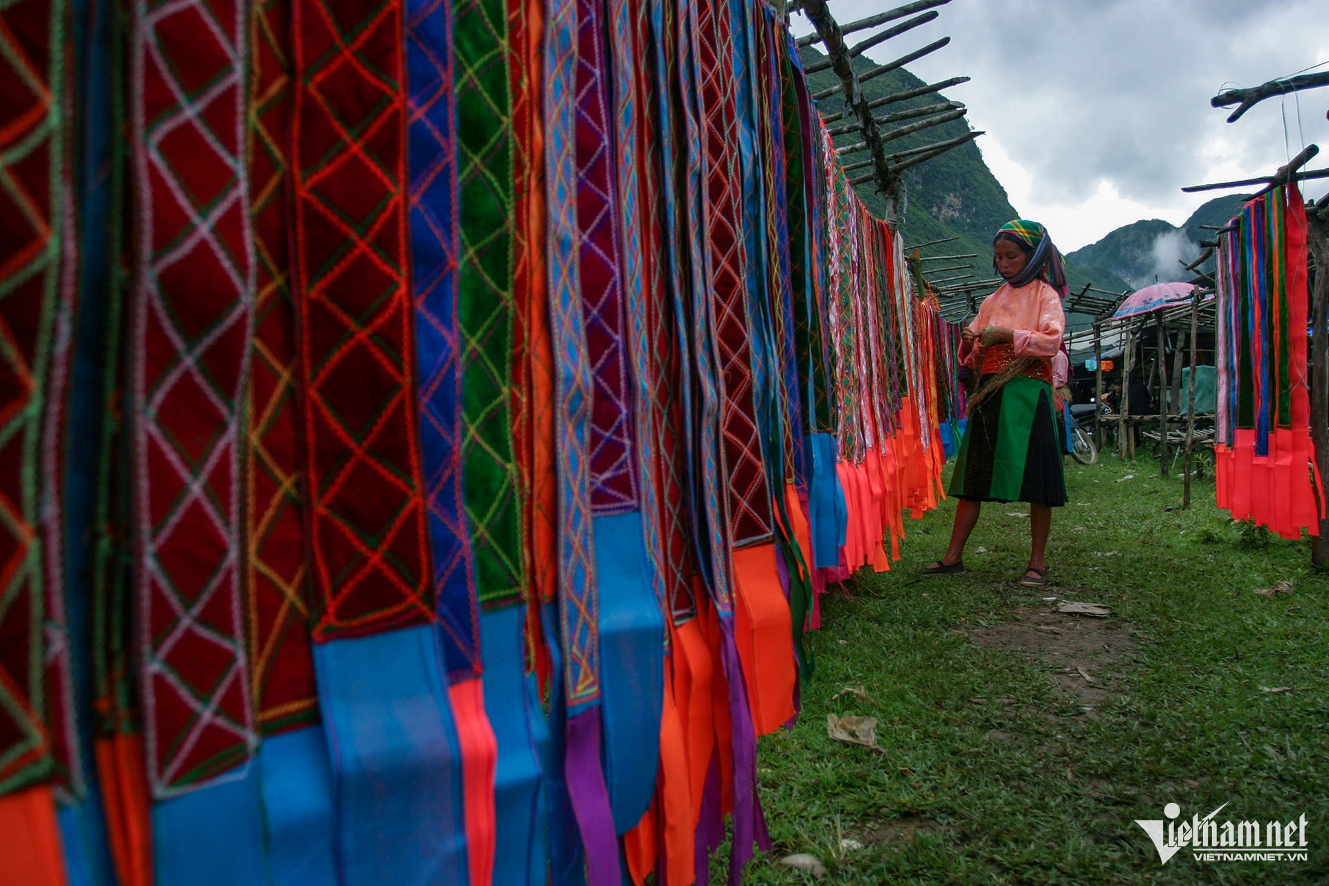 W-giam ngheo dan toc .jpg