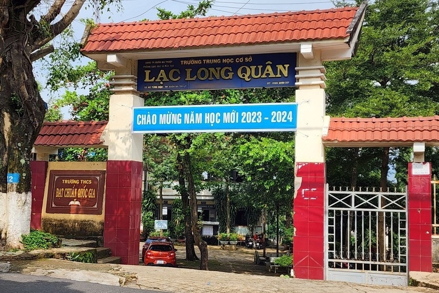 Kỷ luật nguyên hiệu trưởng để nam sinh học xong lớp 9 nhưng không có hồ sơ