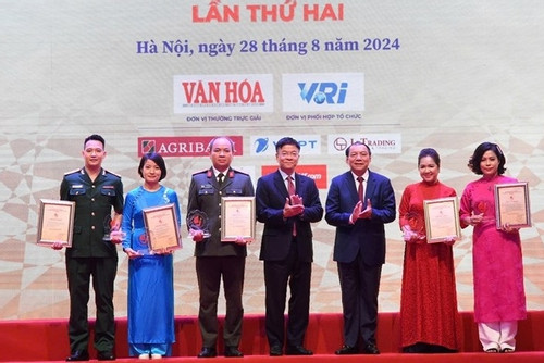 94 tác phẩm được trao giải 'Vì sự nghiệp phát triển văn hoá thể thao và du lịch'