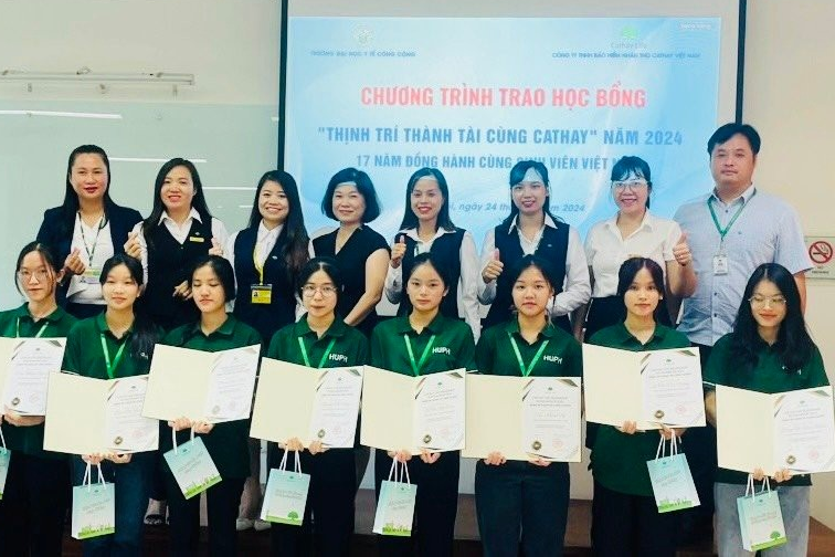 Trao 100 triệu đồng học bổng ‘Thịnh trí thành tài’ cho sinh viên nghèo miền Bắc