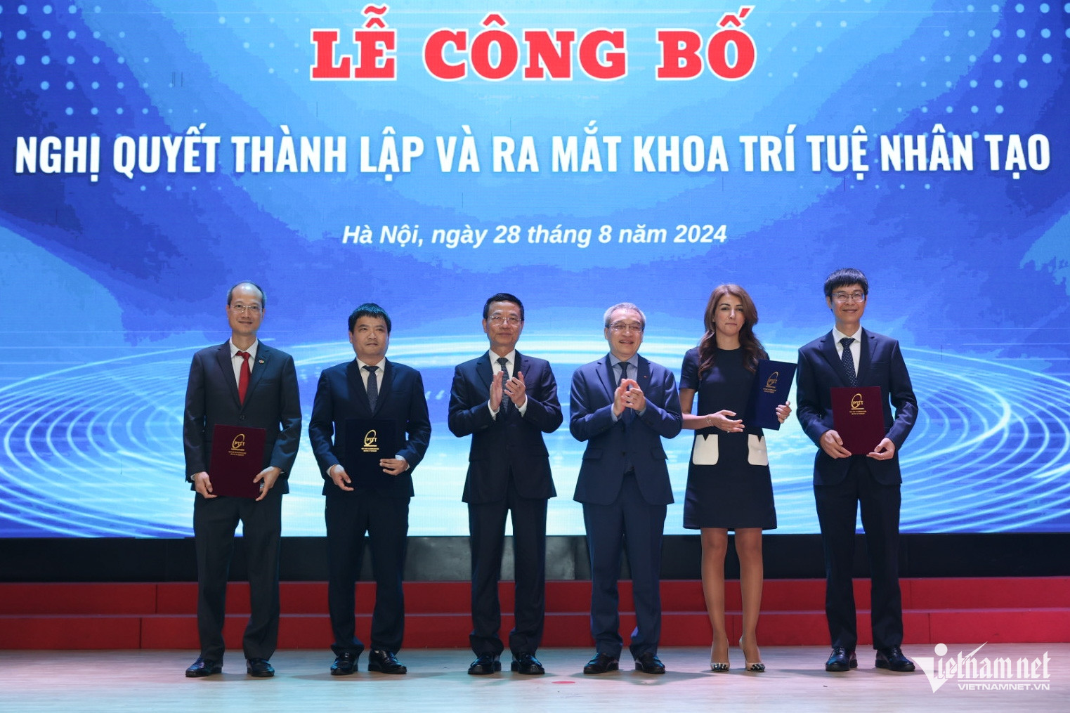 W-Nguyễn Mạnh Hùng 1.jpg