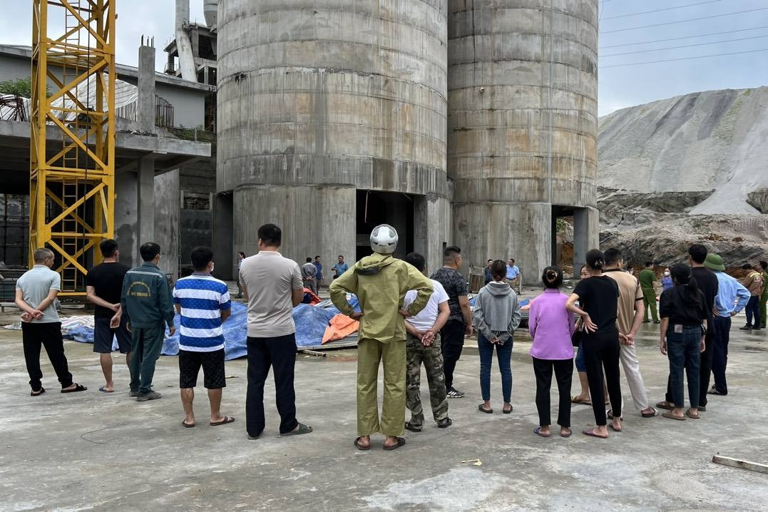 Khởi tố vụ tai nạn lao động 2 người chết tại nhà máy nghiền xỉ phốt pho