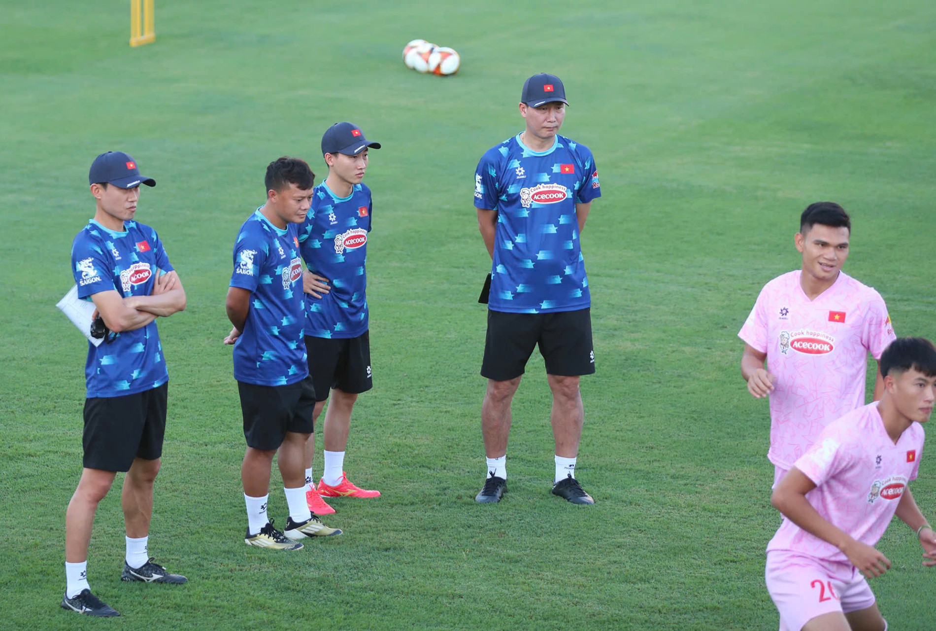 tuyen viet nam 1.jpg