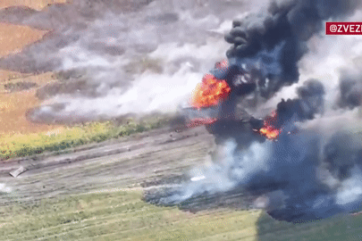 Cận cảnh UAV cảm tử của Nga lao vào tấn công, xe tăng Ukraine nổ tung ở Kursk