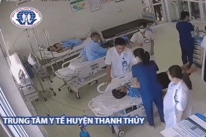Clip hàng loạt bác sĩ cấp cứu người đàn ông ngừng tim liên tục