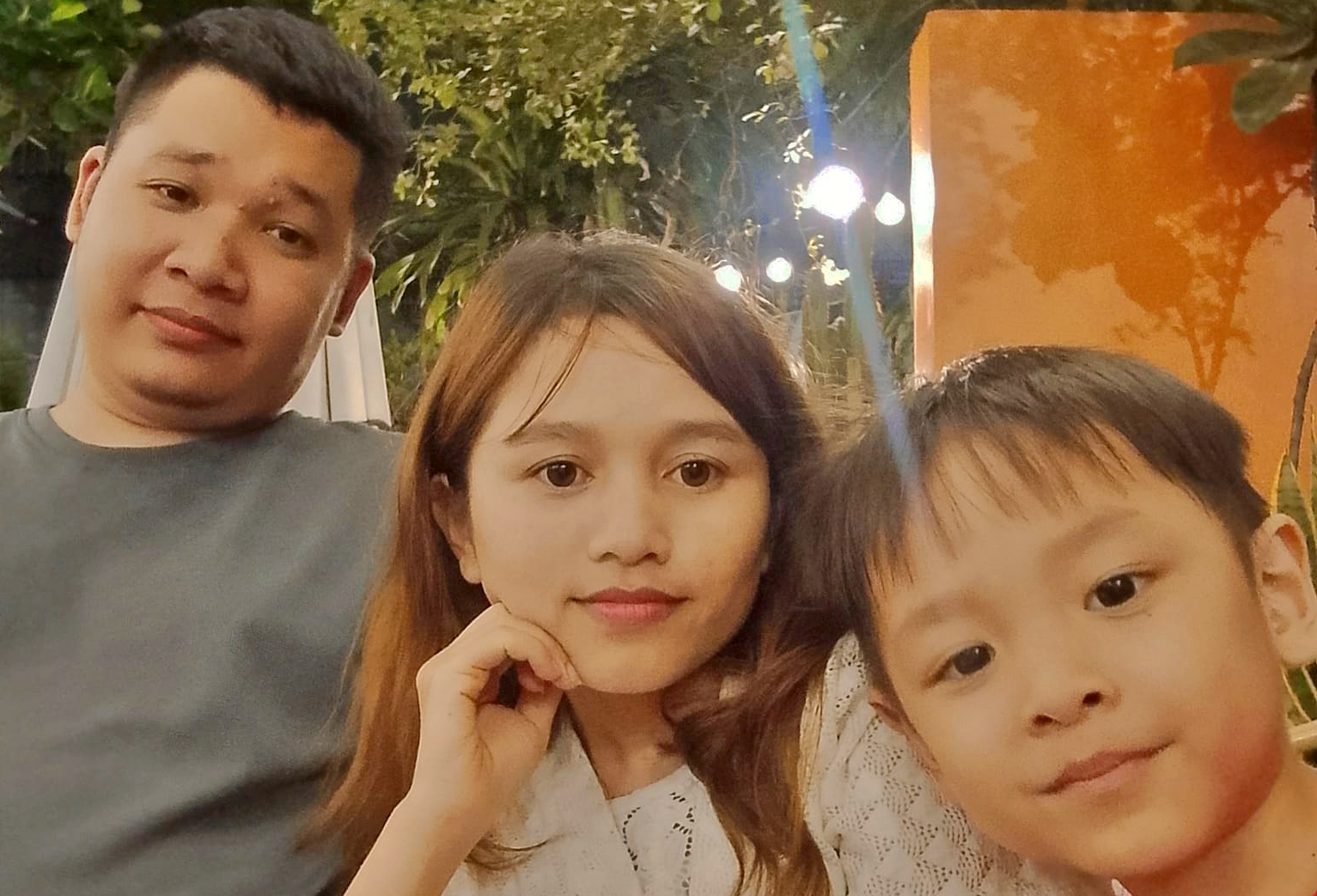 Vượt hơn 1.100km về nhà bạn trai, cô gái nặng 25kg tìm được hạnh phúc như mơ