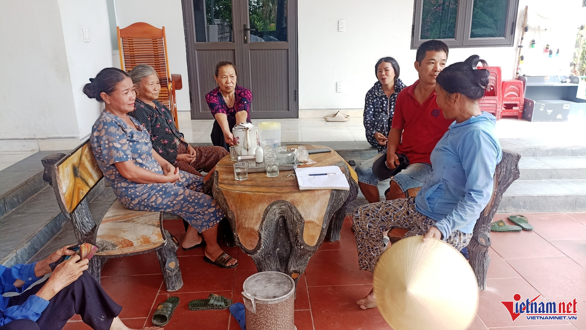 W-a4Gia cảnh khó khăn của nam sinh bị điện giật khi đi câu cá.jpg