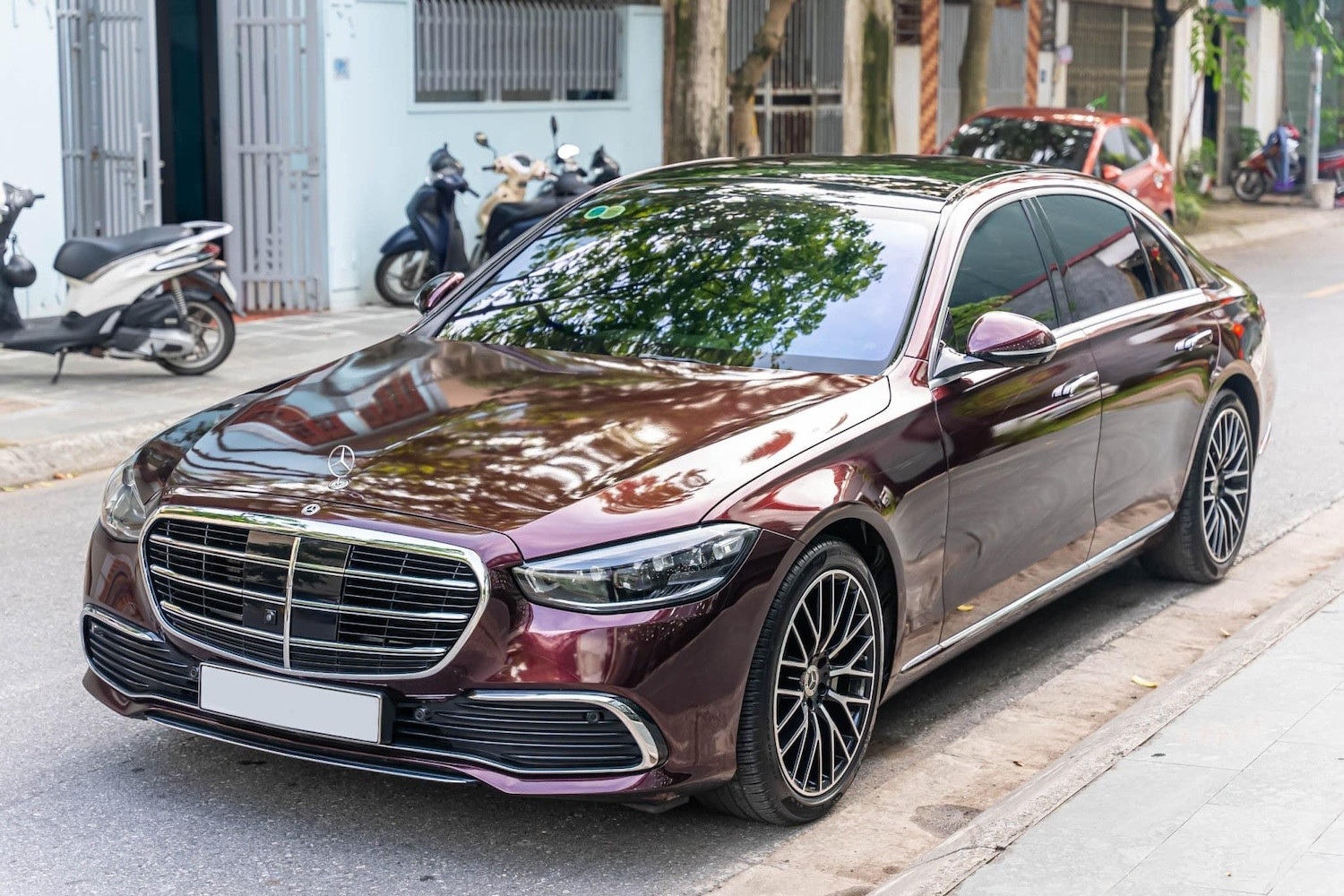 Xe sang Mercedes-Benz S450 mà ông Lê Đức Thọ nhận hối lộ rớt giá hàng tỷ đồng