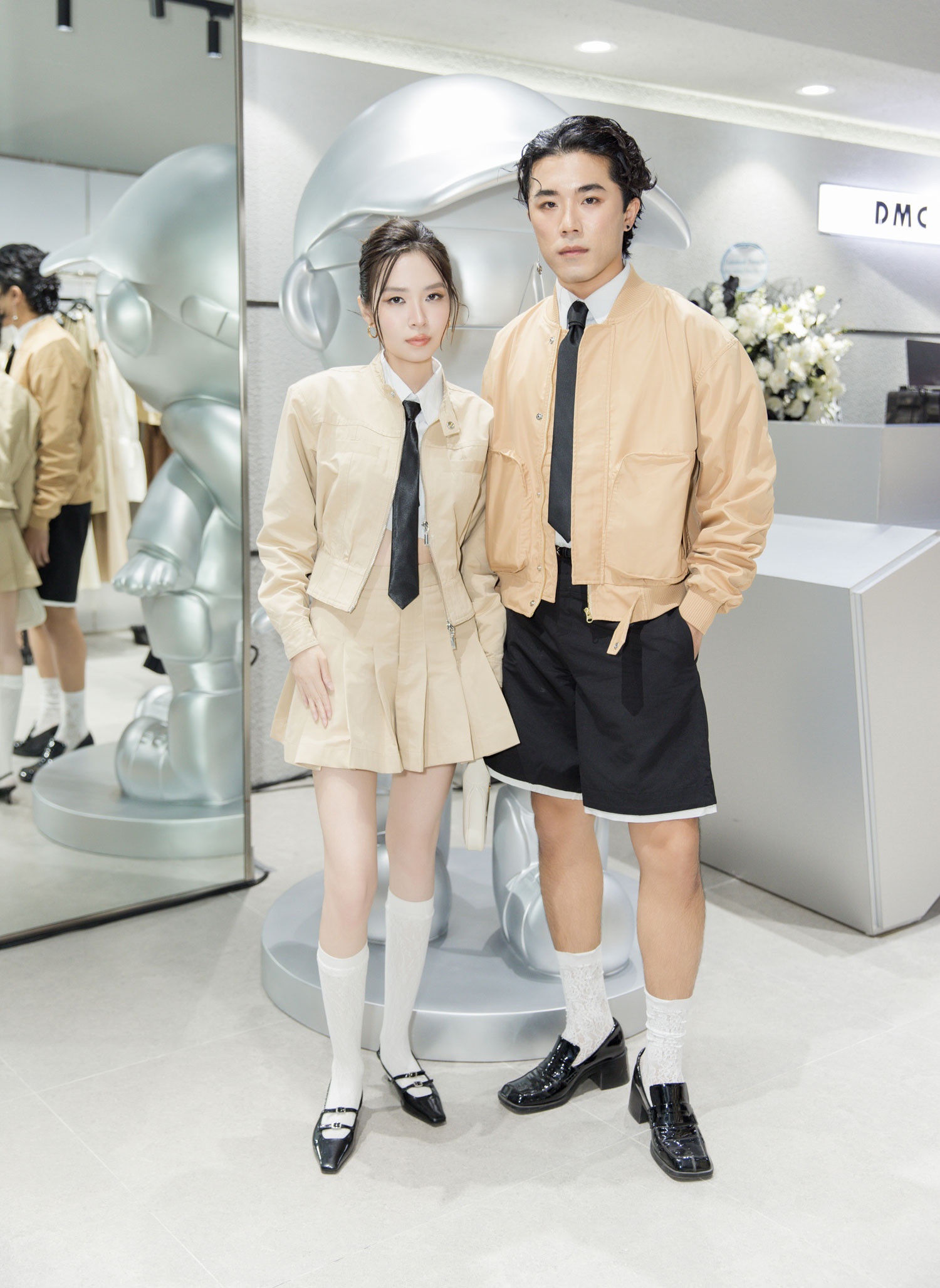 19. LOVVIN' FAMILY.jpg