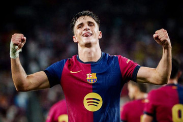 Barcelona hạ gục Real Madrid nhờ cú đúp của Pau Victor