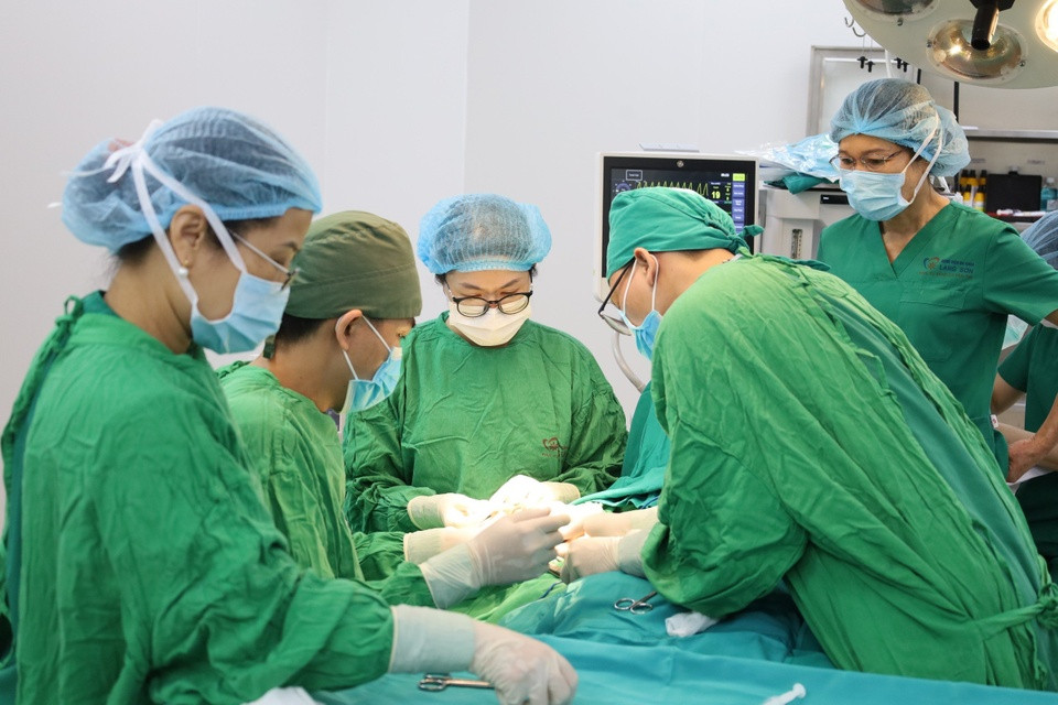 cap cuu dut chan.jpg