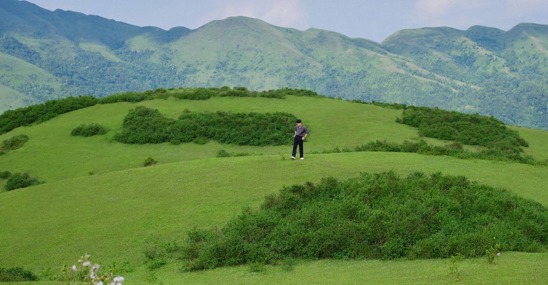 &amp;apos;Đà Lạt thu nhỏ&amp;apos; cách Hà Nội 100km, khách tới săn mây, cắm trại giữa rừng