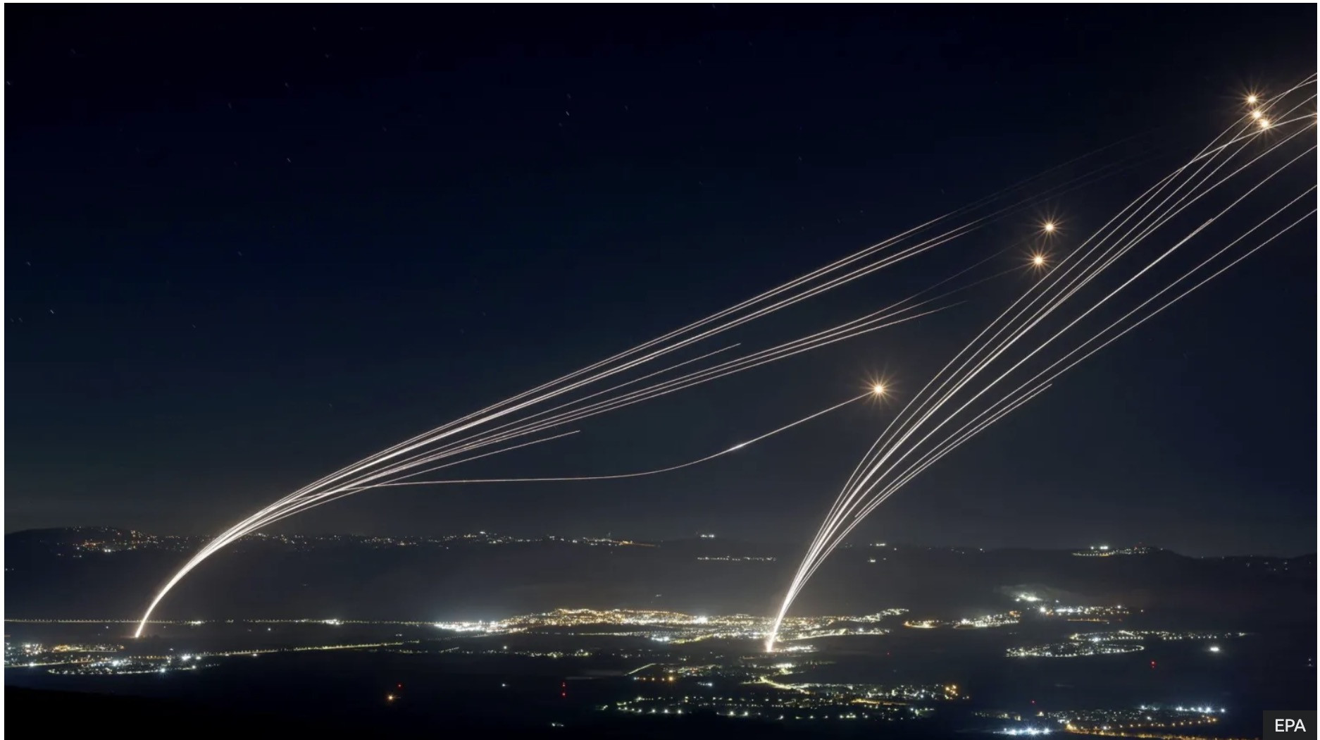 israel đọ hỏa lực hezbollah - epa