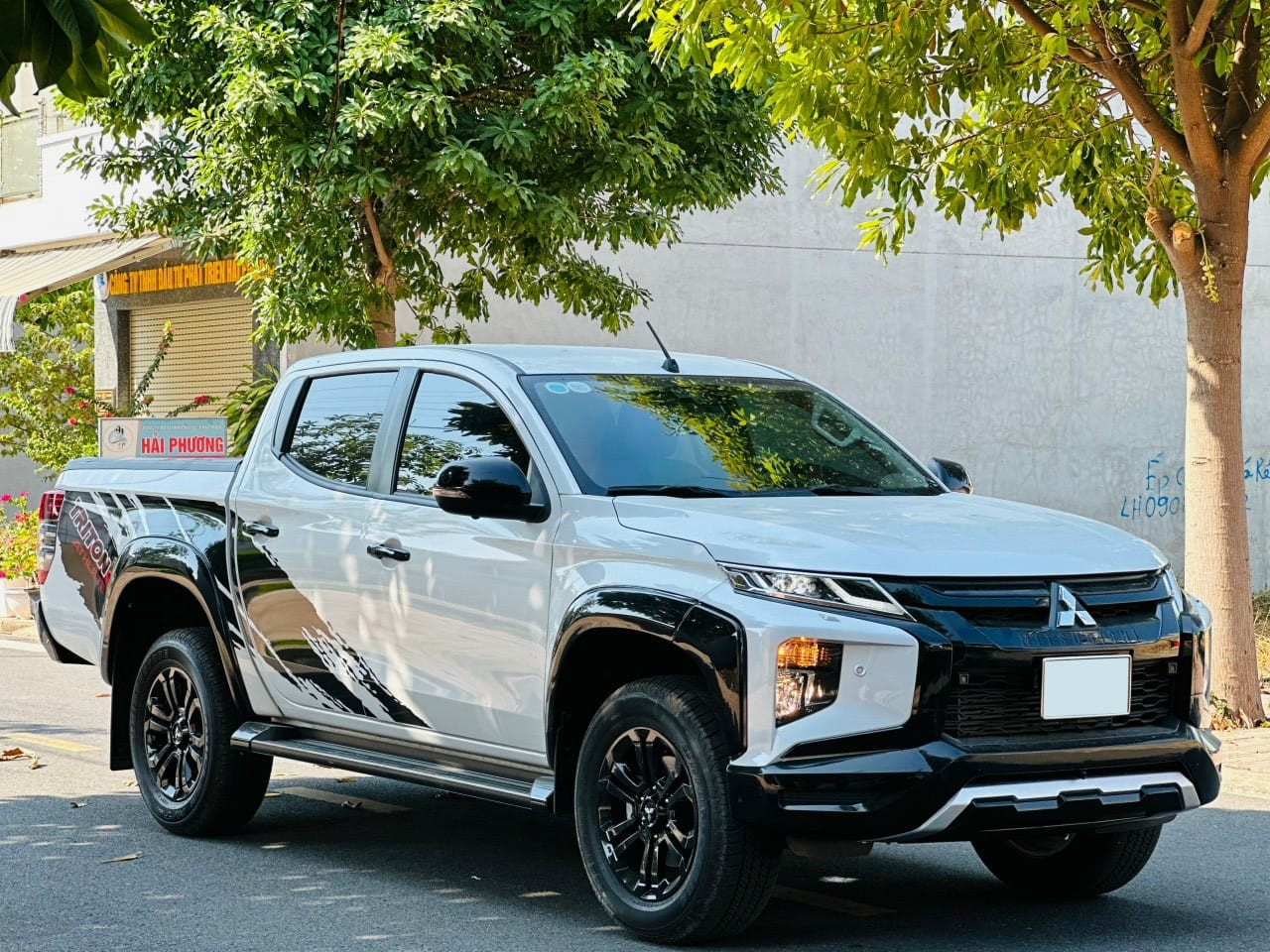 https://static-images.vnncdn.net/vps_images_publish/000001/000003/2024/8/5/mitsubishi-triton-athlete-1-1693.jpg?width=0&s=qubC6lNOPfT8Z_Qk7IFytA