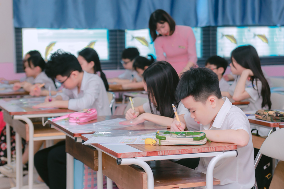 Sĩ số lớp ở tiểu học không quá 35: Giáo viên Hà Nội 'than' khó