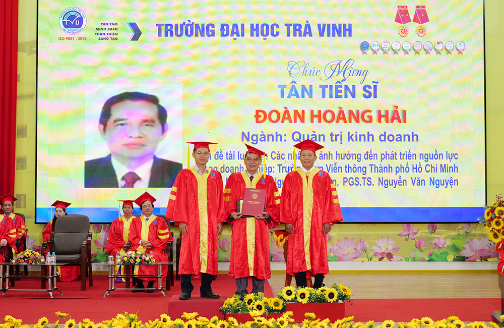 Tiến sĩ.jpg