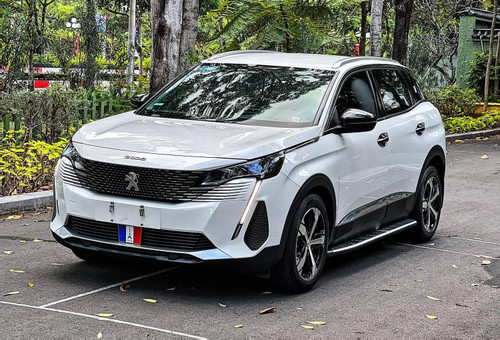 Giá 750 triệu, xe SUV Pháp Peugeot 3008 sau 3 năm sử dụng còn 