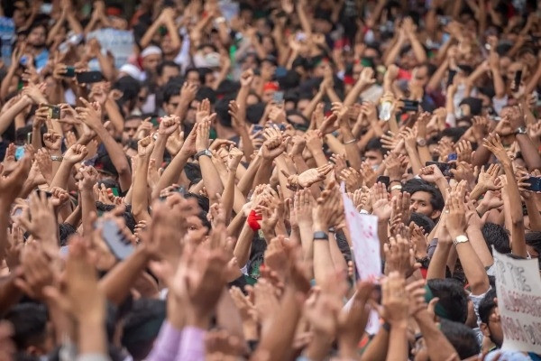 Quân đội Bangladesh thành lập chính phủ lâm thời, kêu gọi người dân bình tĩnh