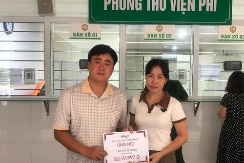 Trao hơn 162 triệu đồng đến hai anh em bị bỏng gas ở Vĩnh Phúc