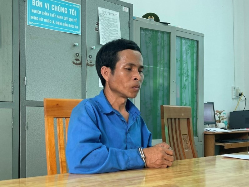 Đốt nhà em gái 3.jpg