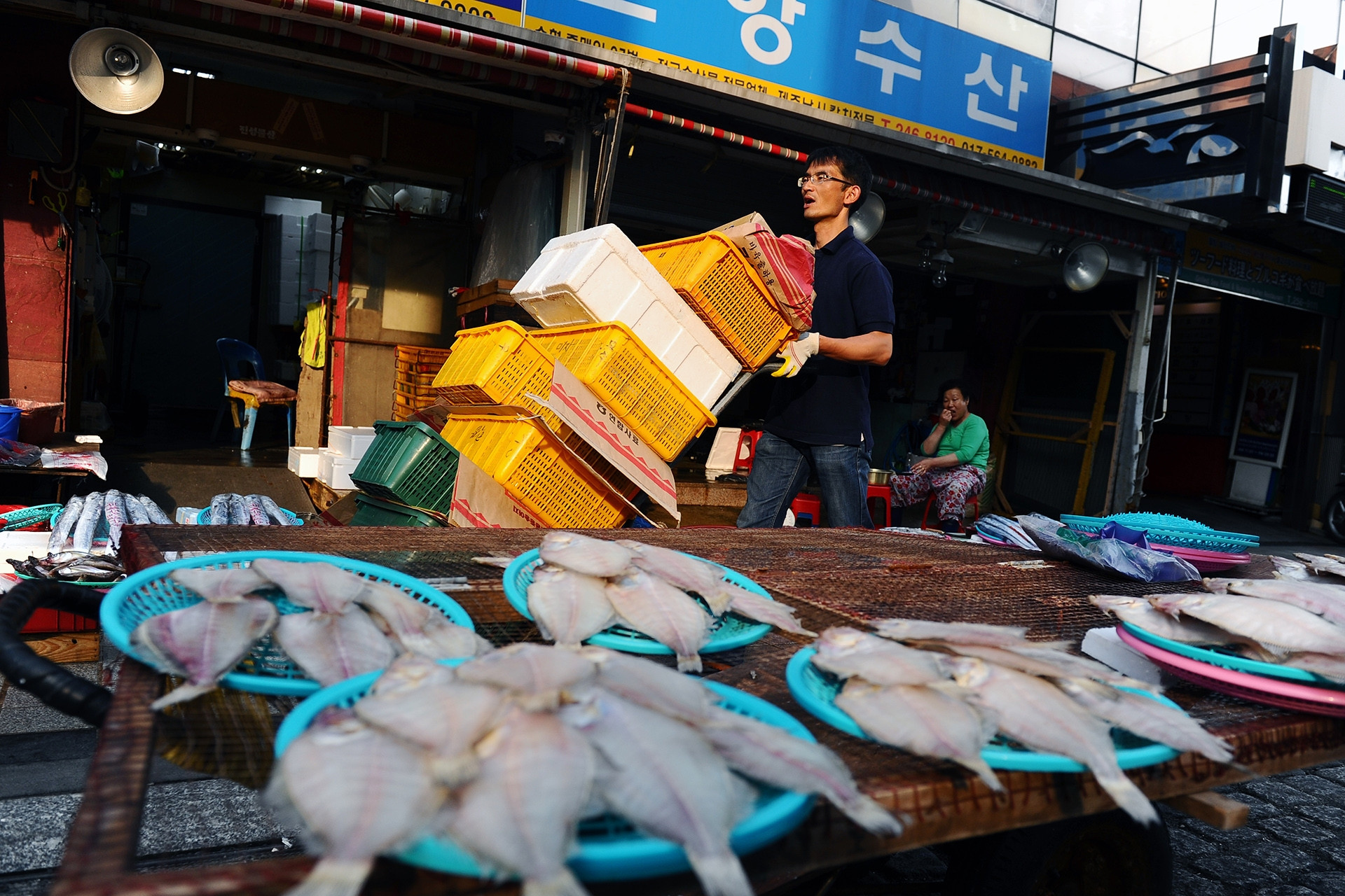 Khám phá chợ hải sản lớn nhất Hàn Quốc, ăn một bữa tốn vài triệu đồng