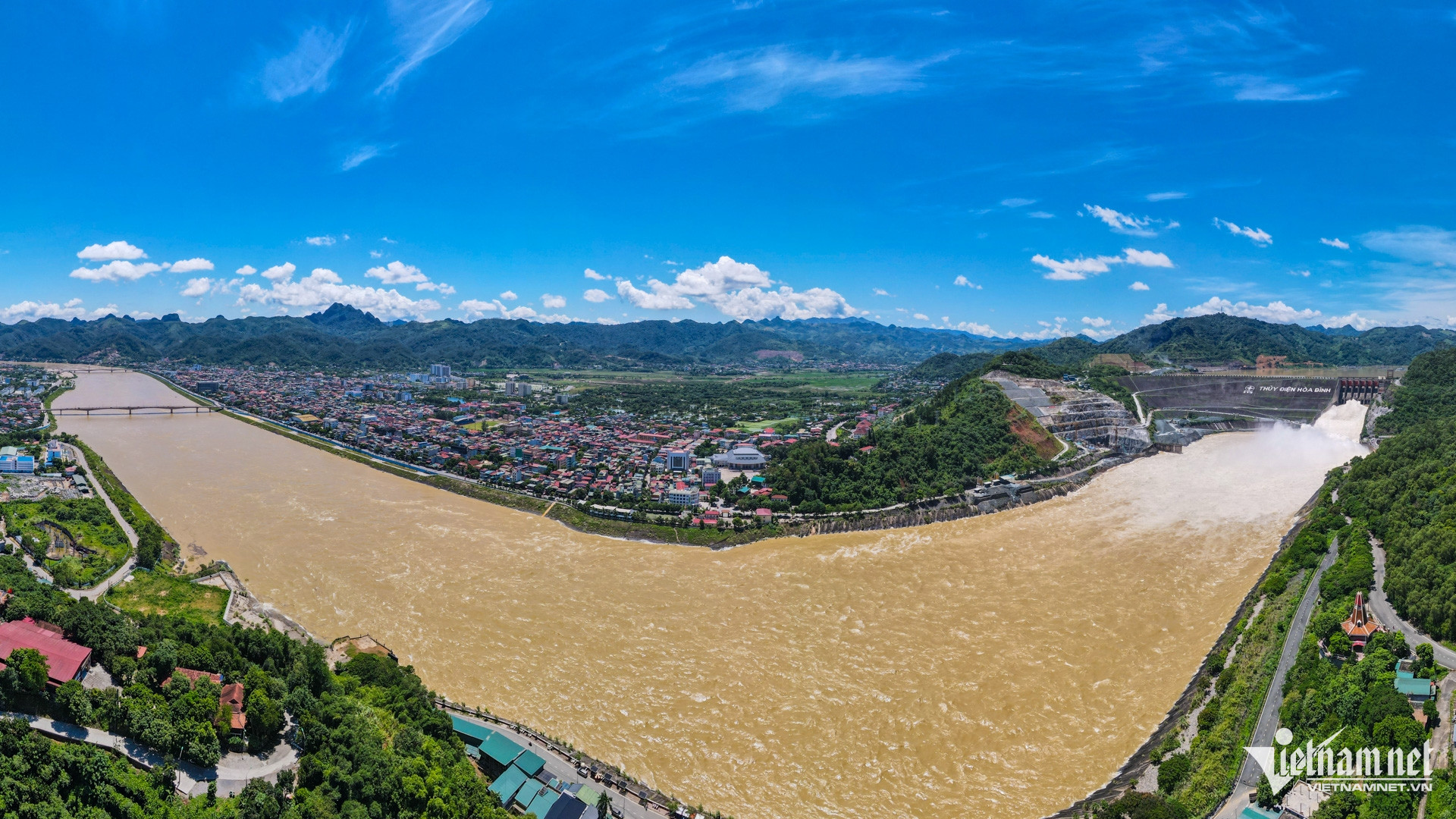 W-Đập thủy điện Hòa Bình (1).jpg