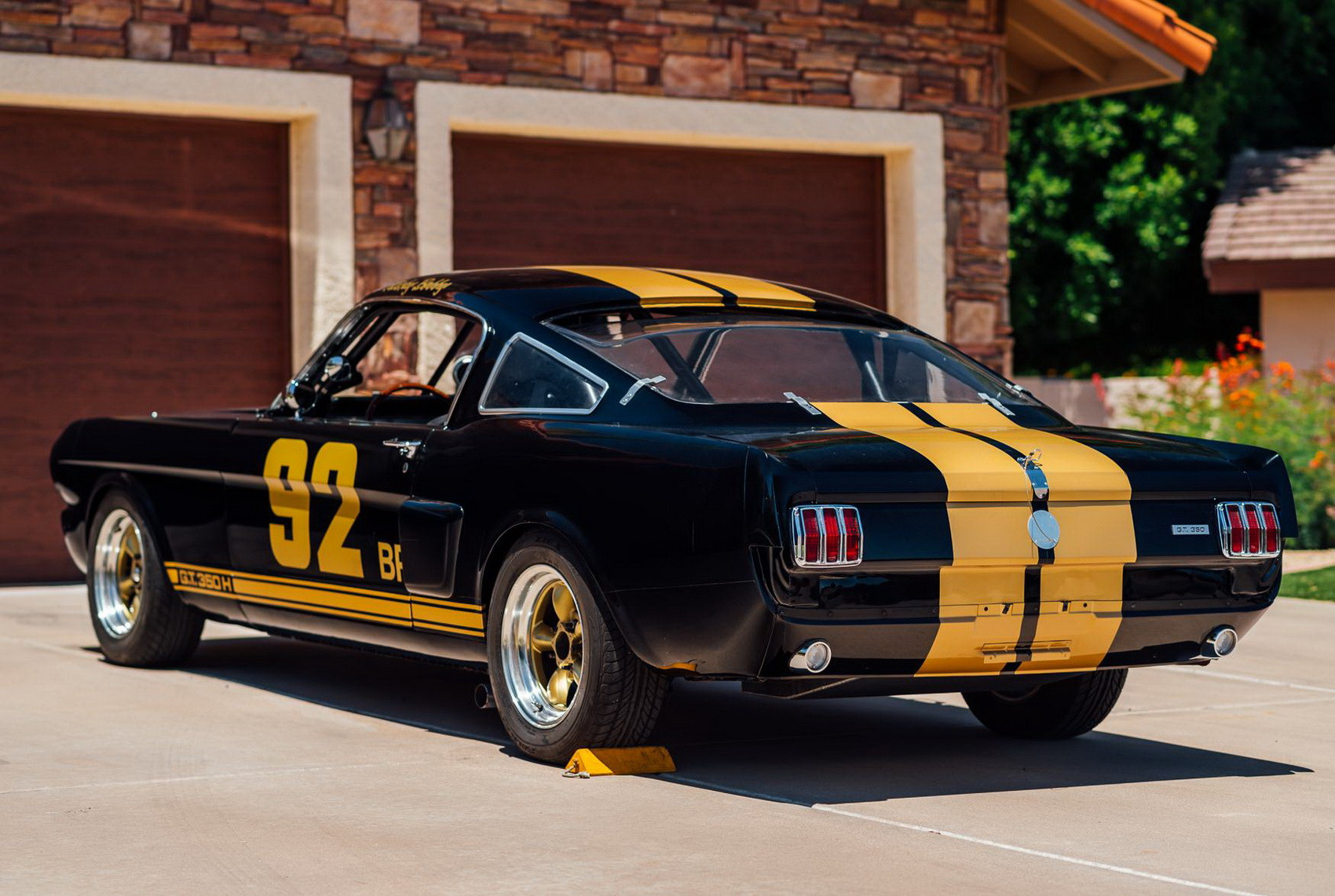 Thiết kế bên hông của xe Shelby Mustang GT350H